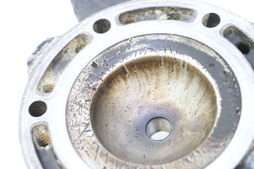photo de CYLINDER HEAD YAMAHA WAVE RUNNER GP R 1200 (2000 - 2003) - Alternative perspective