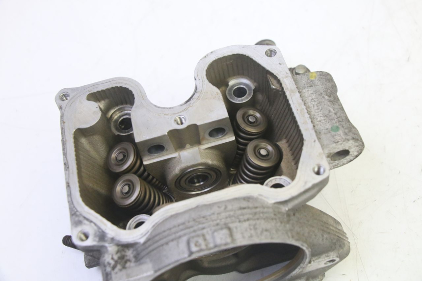 photo de CYLINDER HEAD YAMAHA X-MAX XMAX 125 (2010 - 2013) - Alternative perspective