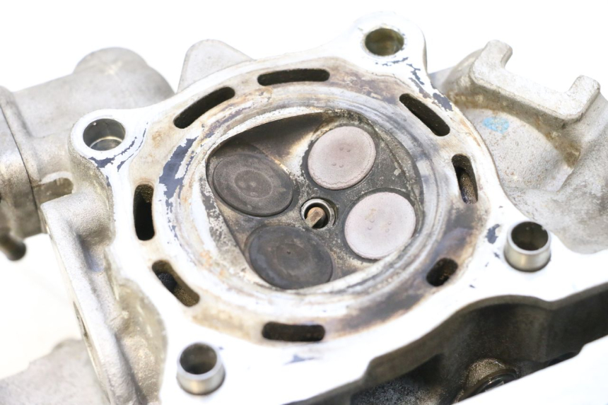 photo de CYLINDER HEAD YAMAHA X-MAX XMAX 125 (2010 - 2013) - Alternative perspective