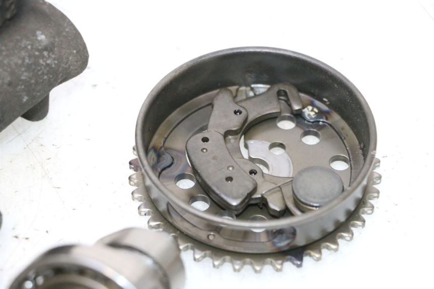 photo de CYLINDER HEAD YAMAHA XMAX X-MAX 125 (2006 - 2009) - Surface and material condition