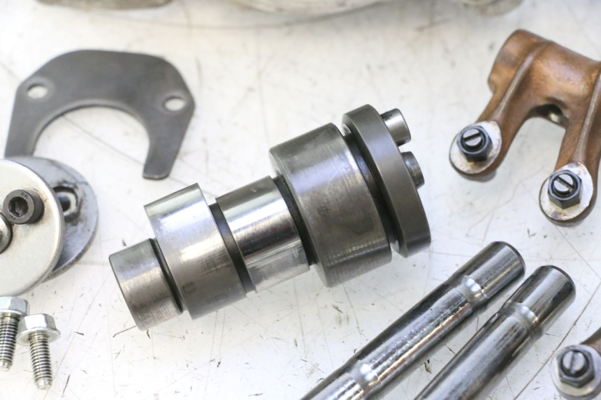 photo de CYLINDER HEAD PIAGGIO X9 EVOLUTION 125 (2003 - 2007) - Technical close-up