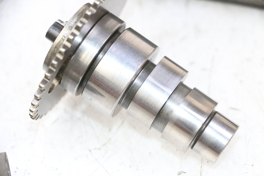 photo de CYLINDER HEAD PIAGGIO XEVO - X EVO 125 (2007 - 2017) - Component detail