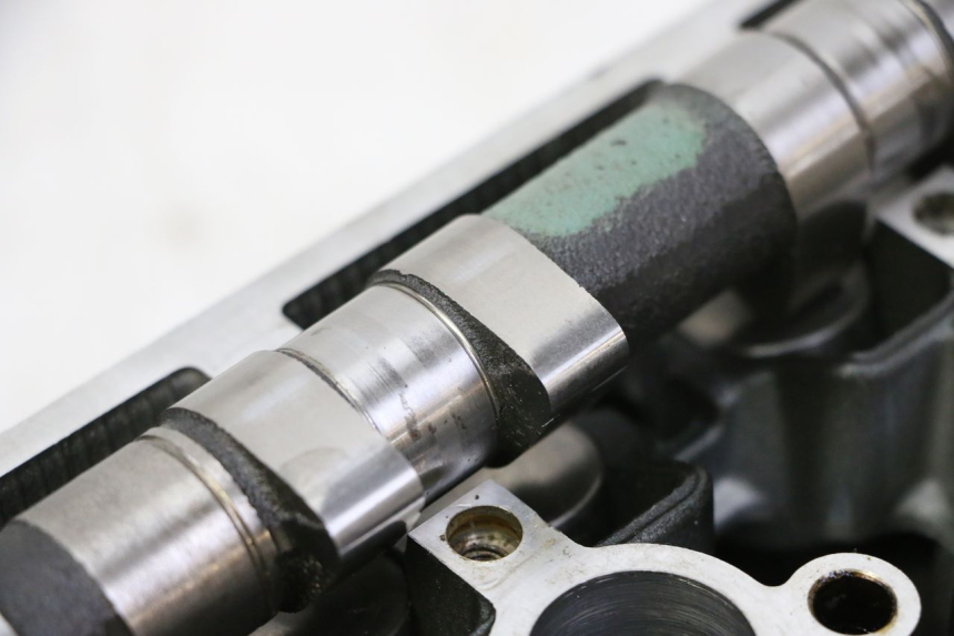 photo de CYLINDER HEAD YAMAHA XJ6 600 (2008 - 2016) - Surface and material condition