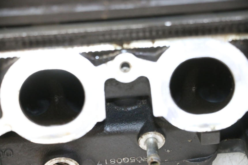 photo de CYLINDER HEAD YAMAHA XJ6 600 (2008 - 2016) - Fixing points details