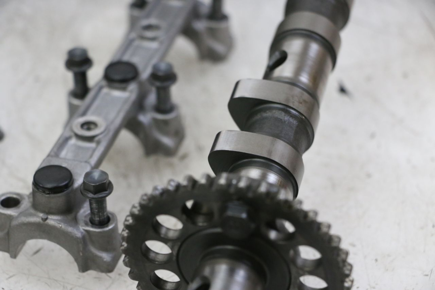 photo de CYLINDER HEAD YAMAHA FZS FAZER 600 (2001 - 2003) - Spare part profile view