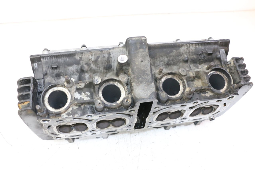 photo de CYLINDER HEAD YAMAHA FZS FAZER 600 (2001 - 2003) - Fixing points details