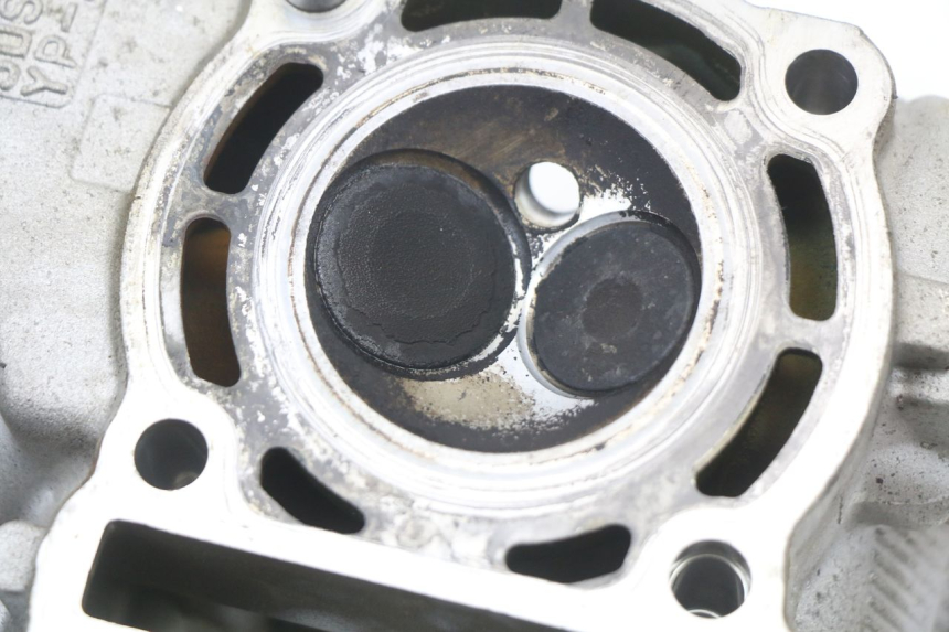 photo de CYLINDER HEAD YAMAHA YP MAJESTY 125 (2002 - 2006) - Distinctive features