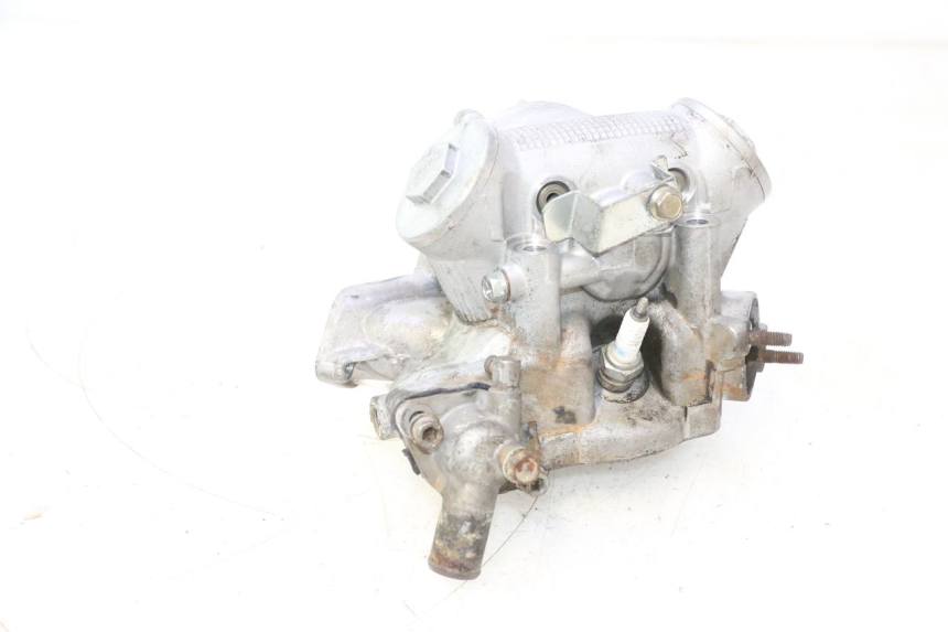 photo de CYLINDER HEAD YAMAHA YP MAJESTY 125 (1998 - 2001) - Fixing points details