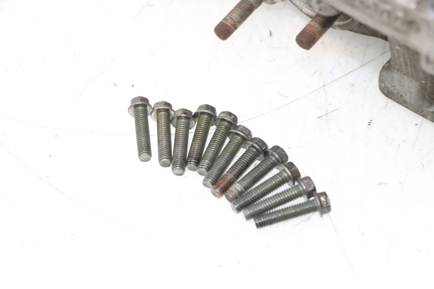 photo de CYLINDER HEAD YAMAHA YZF R GENESIS 750 (1993 - 1998) - Distinctive features
