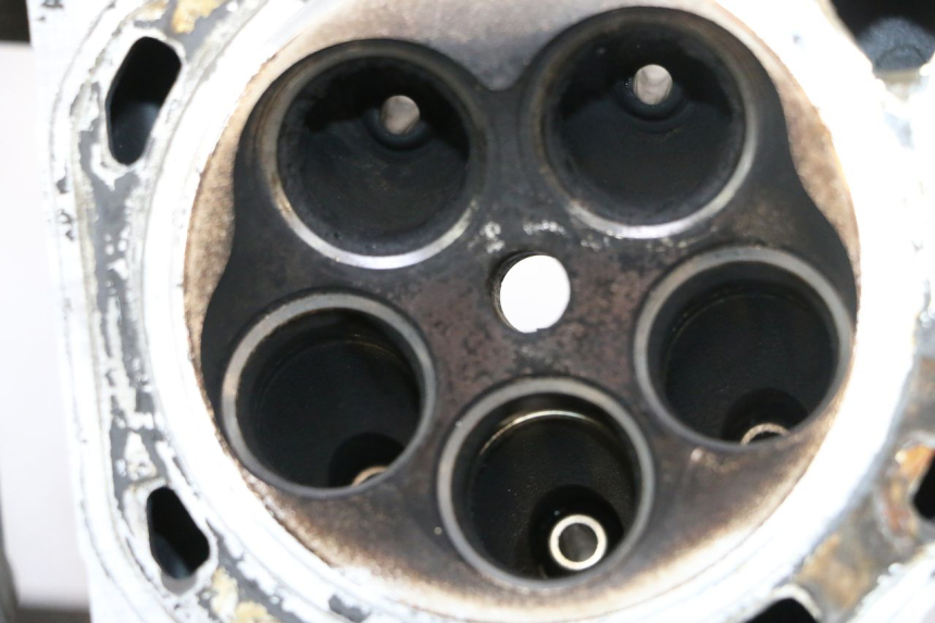 photo de CYLINDER HEAD YAMAHA YZF R GENESIS 750 (1993 - 1998) - Zoom on usage condition