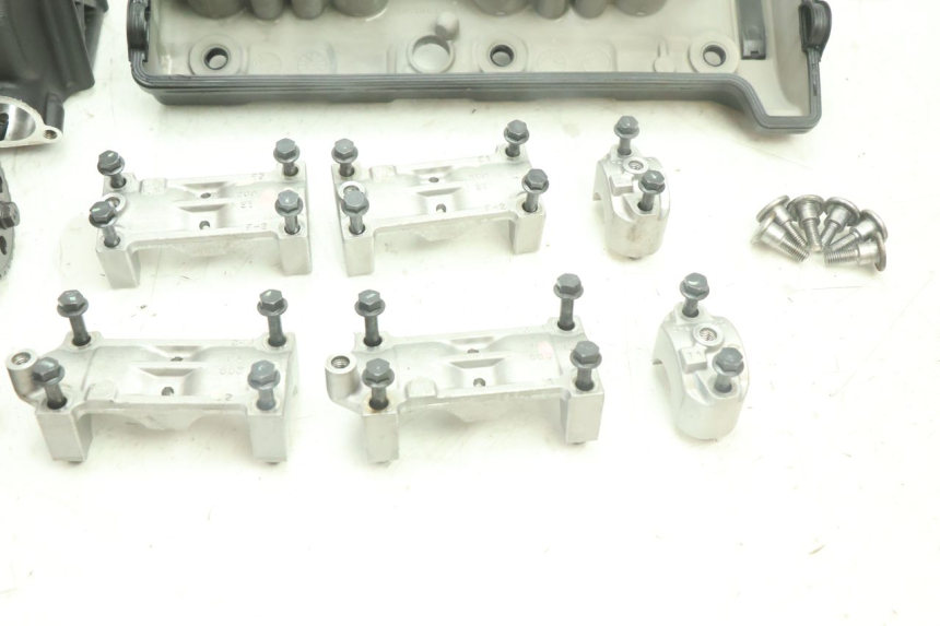 photo de CYLINDER HEAD YAMAHA YZF R6 600 (2008 - 2009) - Detailed visual inspection
