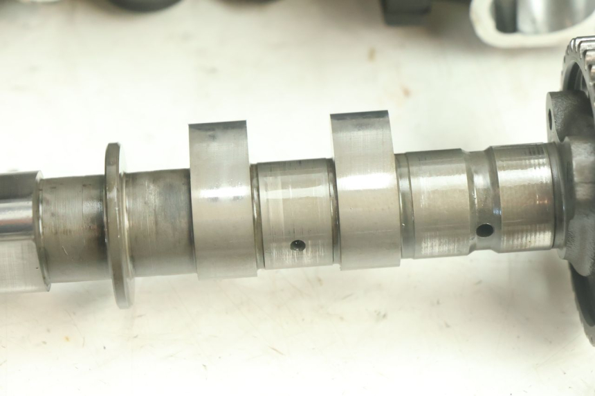 photo de CYLINDER HEAD YAMAHA YZF R6 600 (2008 - 2009) - Fixing points details