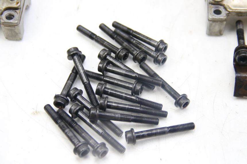 photo de CYLINDER HEAD KAWASAKI Z ABS 1000 (2014 - 2020) - Alternative angle