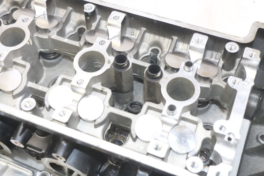 photo de CYLINDER HEAD KAWASAKI Z 750 (2007 - 2013) - Detailed visual inspection
