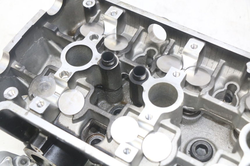 photo de CYLINDER HEAD KAWASAKI Z 750 (2007 - 2013) - Focus on structure