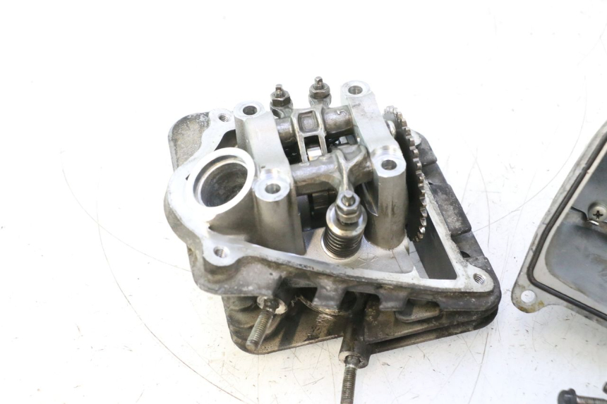 photo de CYLINDER HEAD PIAGGIO ZIP 4T 50 (2018 - 2020) - Technical close-up