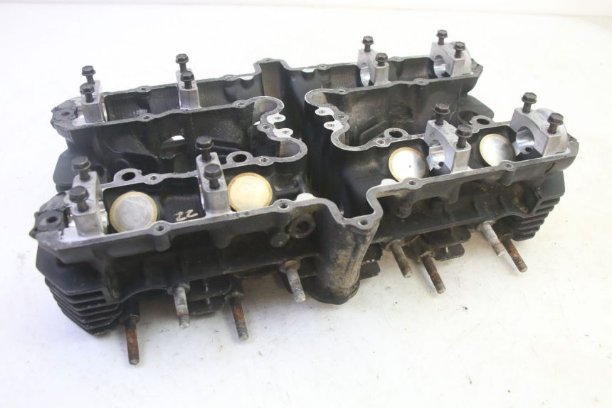 photo de CYLINDER HEAD KAWASAKI ZR 7 750 (1999 - 2004) - Fixing points details