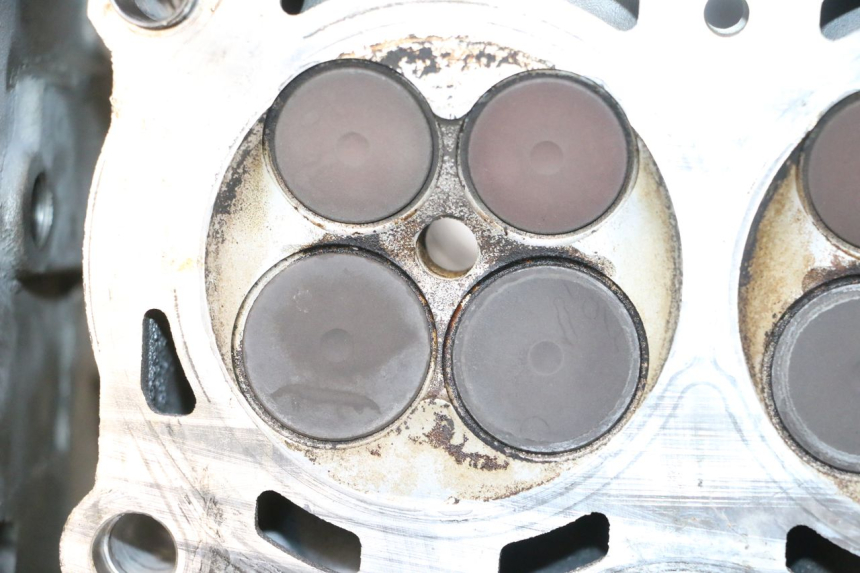photo de CYLINDER HEAD KAWASAKI ZX-6R ZX6R 600 (2000 - 2002) - Detailed visual inspection