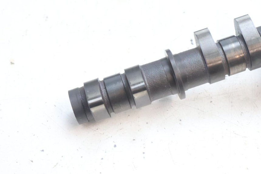 photo de CYLINDER HEAD KAWASAKI ZZR 600 (1995 - 2004) - Technical close-up