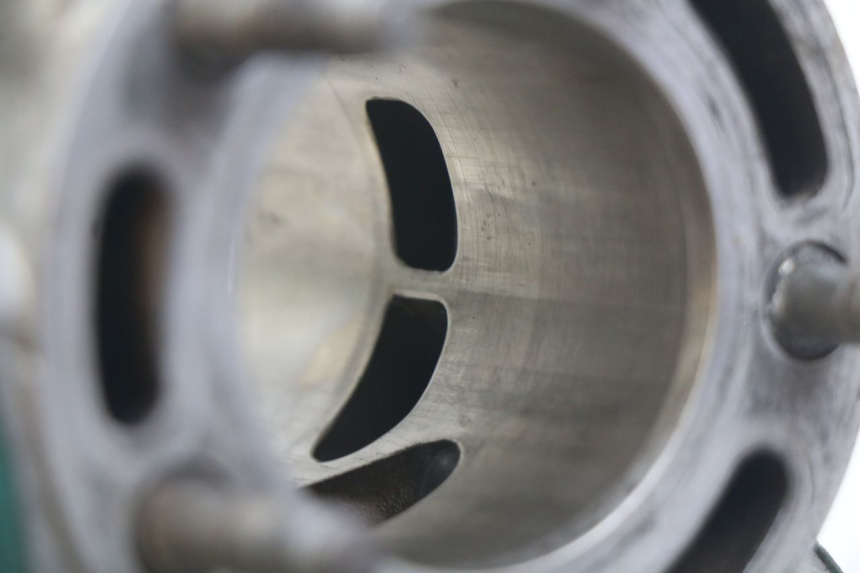 photo de CYLINDER BARREL HONDA CR 125 (1995 - 1997) - Technical close-up