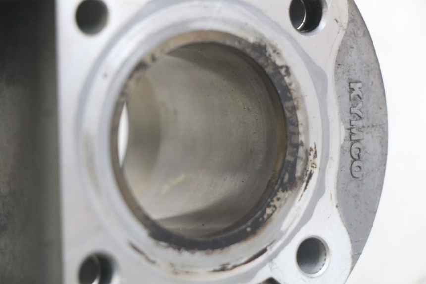 photo de CYLINDER PISTON KYMCO AGILITY 16+ 4T 50 (2018 - 2023) - Technical close-up