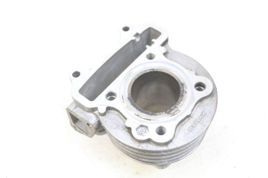 photo de CYLINDER PISTON KYMCO AGILITY 16+ 4T 50 (2018 - 2023) - Fixing points details
