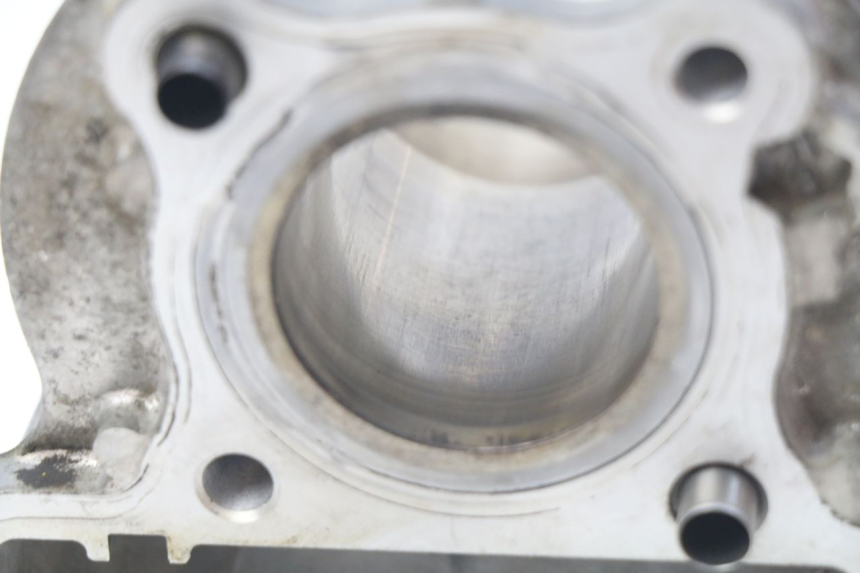 photo de CYLINDER PISTON KYMCO AGILITY 4T 50 (2005 - 2018) - Alternative perspective