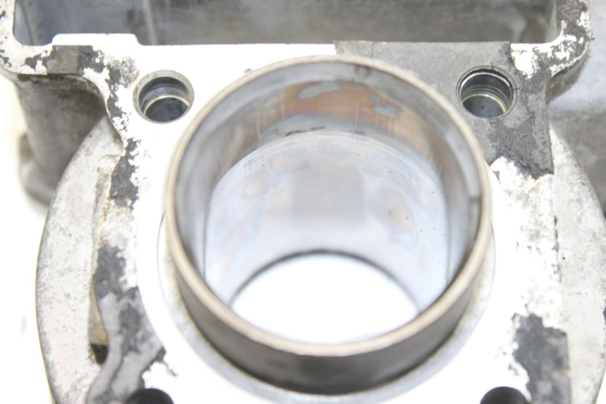 photo de CYLINDER PISTON KYMCO AGILITY 4T 50 (2005 - 2018) - Alternative perspective