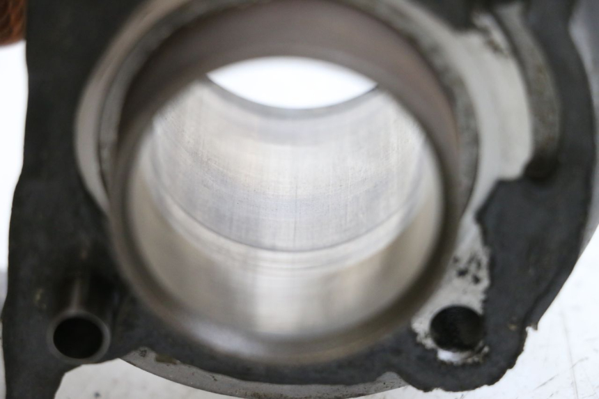 photo de CYLINDER PISTON KYMCO AGILITY 4T 50 (2005 - 2018) - Alternative perspective