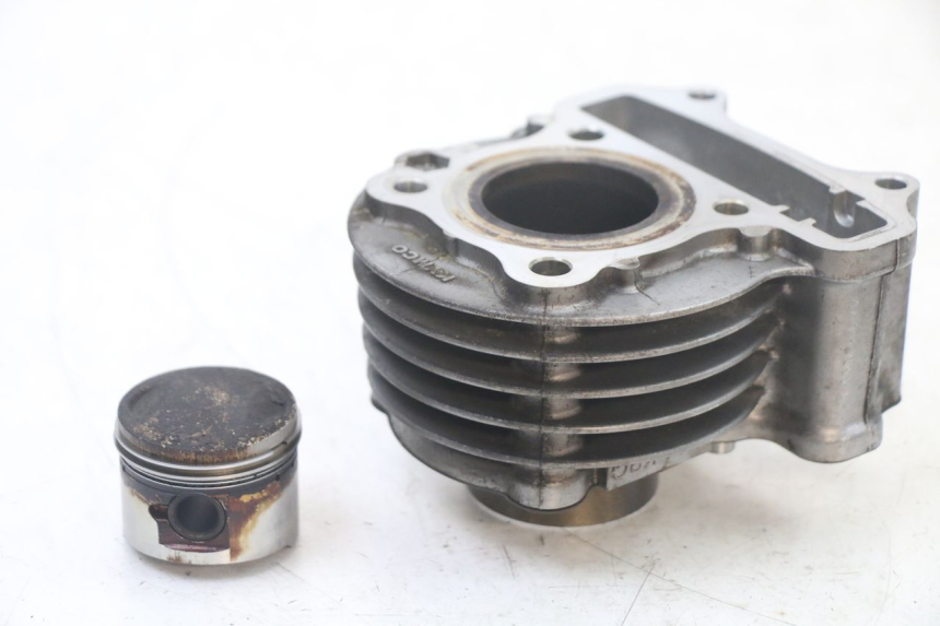 photo de CYLINDER PISTON KYMCO AGILITY 4T 50 (2018 - 2022) - Alternative perspective