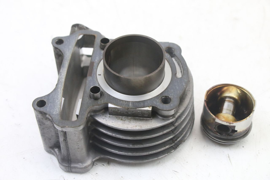 photo de CYLINDER PISTON KYMCO AGILITY 4T 50 (2018 - 2022) - Fixing points details