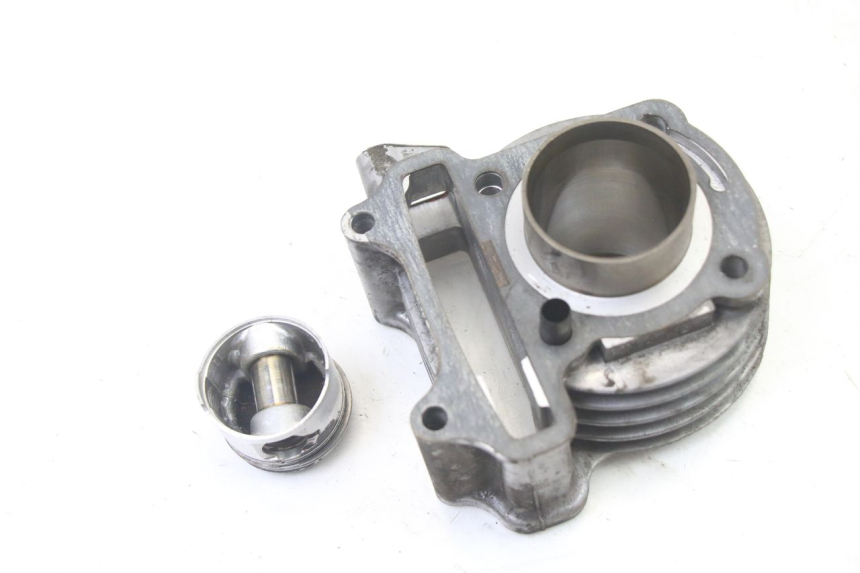 photo de CYLINDER PISTON KYMCO AGILITY 4T 50 (2018 - 2022) - Alternative perspective