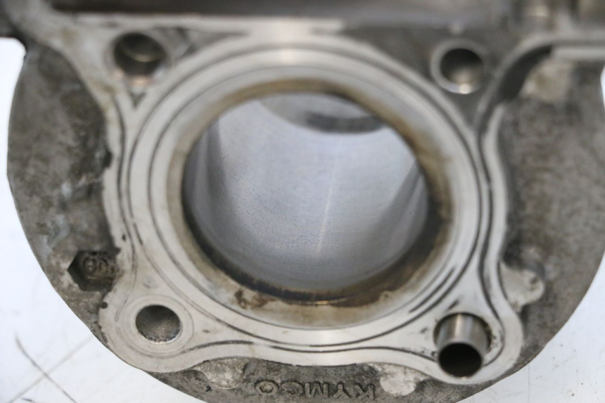 photo de CYLINDER BARREL PISTON KYMCO AGILITY PREMIUM 50 (2007 - 2010) - Fixing points details