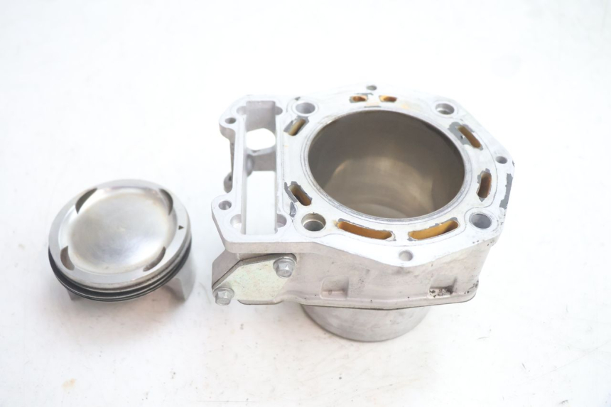 photo de REAR CYLINDER AND PISTON GILERA GP 800 (2007 - 2013) - Component detail