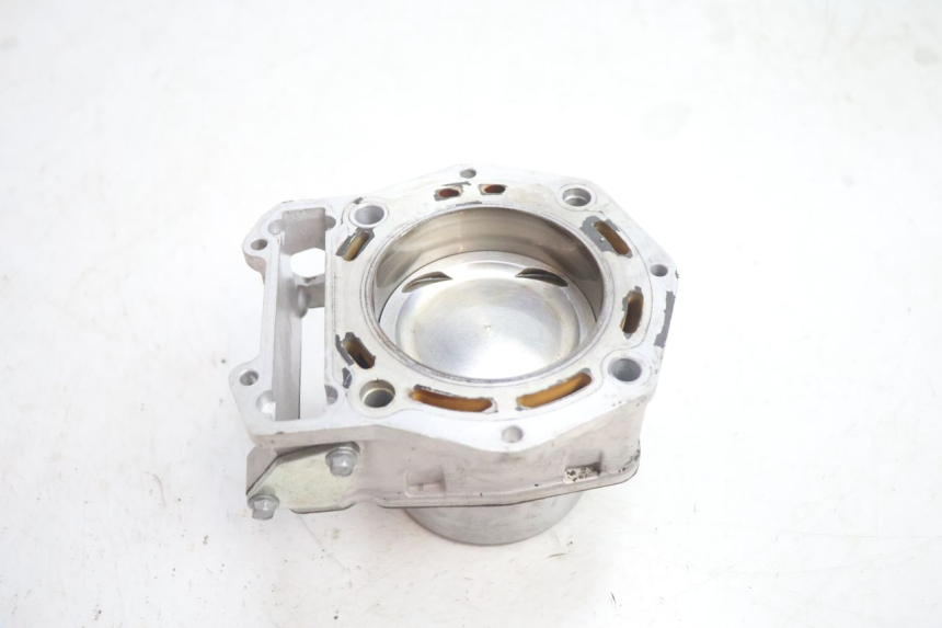 photo de REAR CYLINDER AND PISTON GILERA GP 800 (2007 - 2013) - Technical close-up