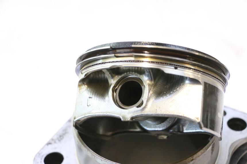 photo de FRONT CYLINDER AND PISTON HARLEY DAVIDSON ROAD GLIDE FLTRXSE 1920 (2018 - 2022) - Component detail
