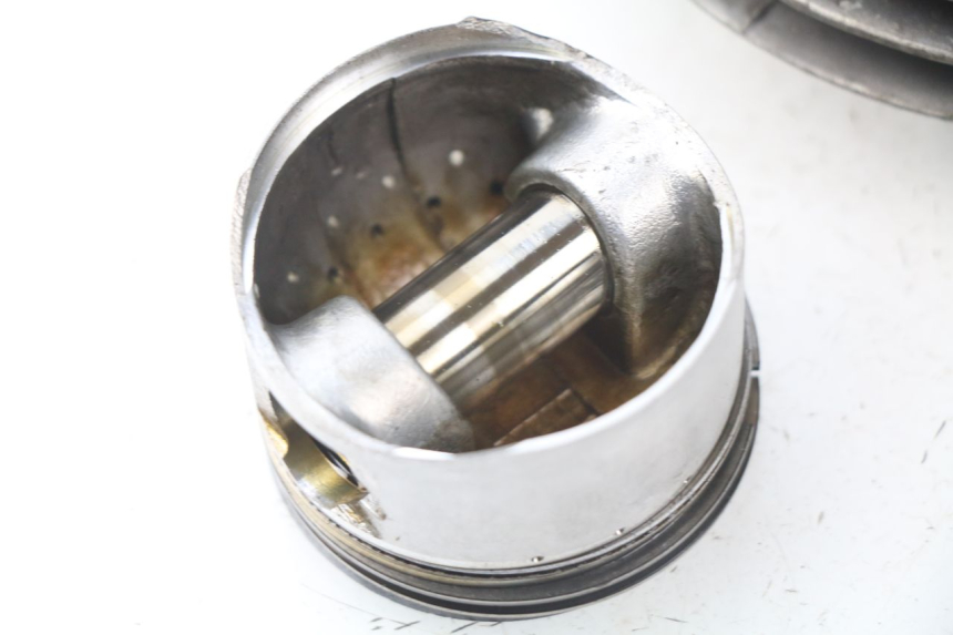 photo de CYLINDER PISTON JONWAY AZTRAL 125 (2008 - 2017) - Fixing points details