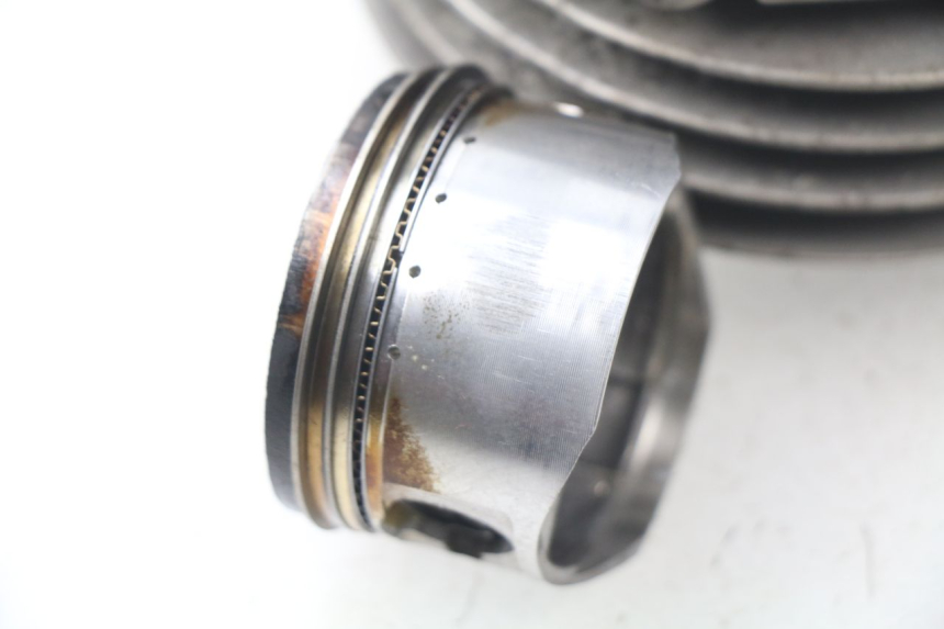 photo de CYLINDER PISTON JONWAY AZTRAL 125 (2008 - 2017) - Surface and material condition