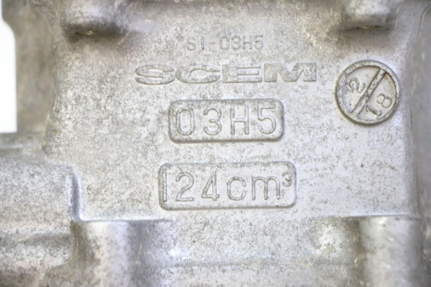 photo de CYLINDER PISTON SUZUKI BURGMAN 125 (2007 - 2014) - Fixing points details