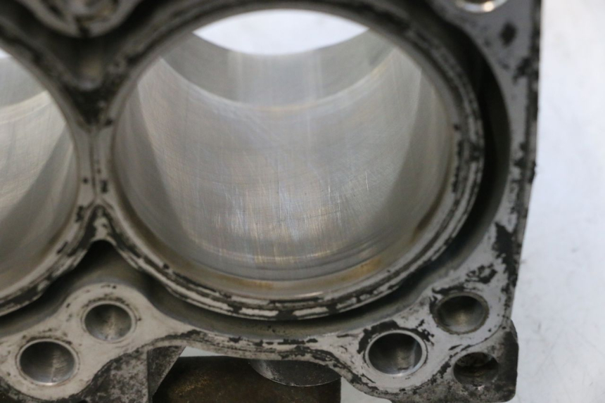 photo de CYLINDER BARREL PISTON SUZUKI BURGMAN EXECUTIVE ABS 650 (2006 - 2012) - Alternative perspective