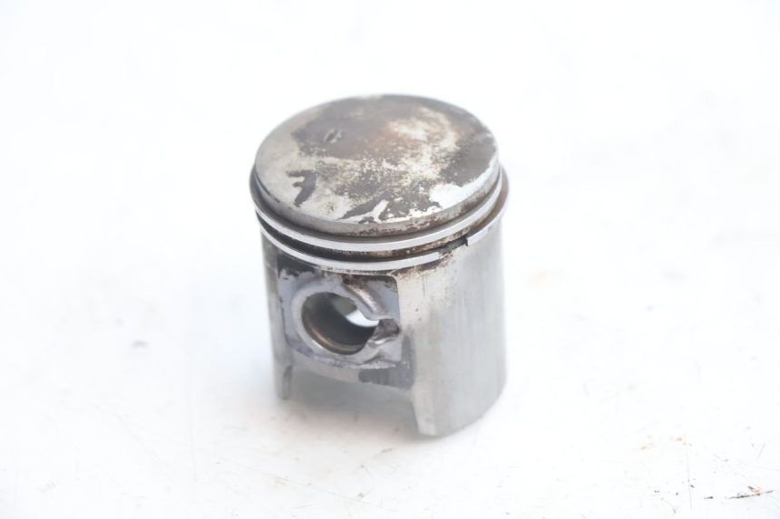 photo de CYLINDER PISTON PEUGEOT BUXY 50 (1993 - 1998) - High-resolution close-up