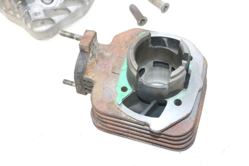 photo de CYLINDER BARREL PISTON PEUGEOT CITYSTAR 2T 50 (2018 - 2021) - High-resolution close-up