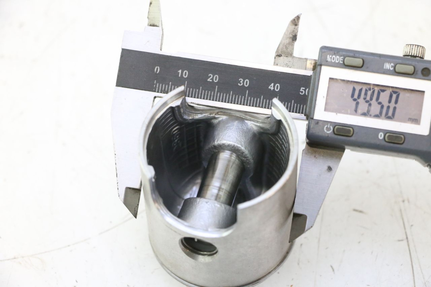 photo de CYLINDER BARREL PISTON HM HONDA CRM DERAPAGE RR 50 (2006 - 2017) - Technical close-up