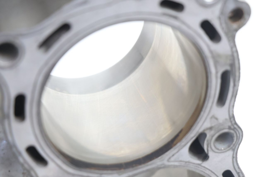 photo de CYLINDER BARREL PISTON KAWASAKI ER-6 ER6 N 650 (2005 - 2009) - Focus on structure