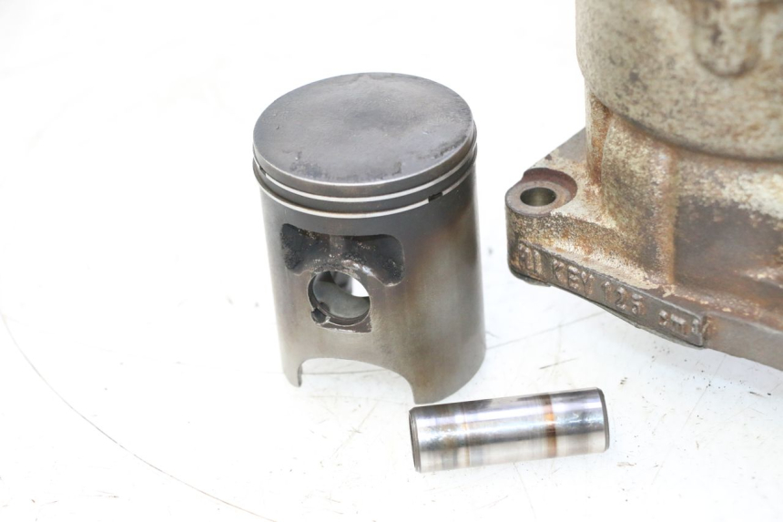photo de CYLINDER BARREL PISTON HONDA FES PANTHEON 2T 125 (1998 - 2002) - Alternative perspective