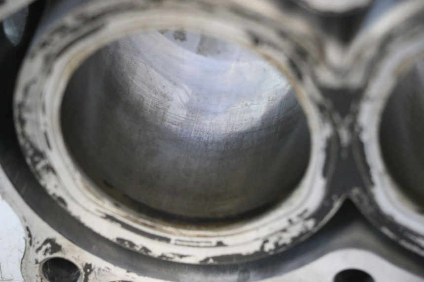 photo de CYLINDER BARREL PISTON HONDA FJS SILVER WING SILVERWING 400 (2005 - 2008) - Detailed visual inspection