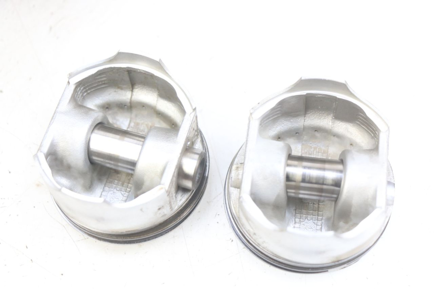 photo de CYLINDER PISTON HONDA FJS SILVERWING SILVER WING 400 (2009 - 2016) - Detailed visual inspection