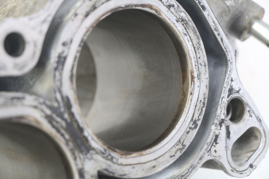 photo de CYLINDER PISTON HONDA FJS SILVERWING SILVER WING 400 (2009 - 2016) - Fixing points details