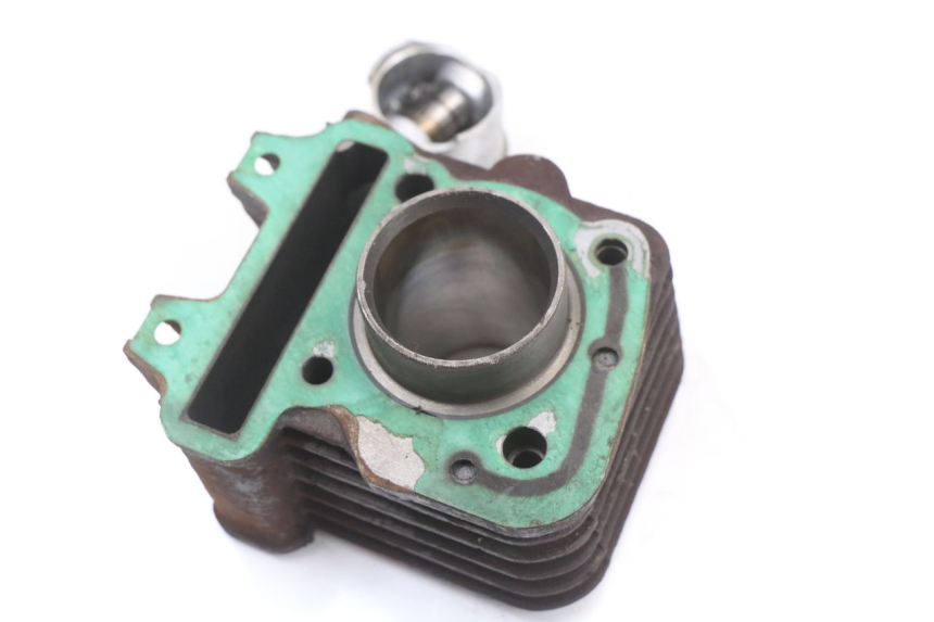 photo de CYLINDER BARREL PISTON PIAGGIO FLY 4T 50 (2004 - 2010) - Technical close-up