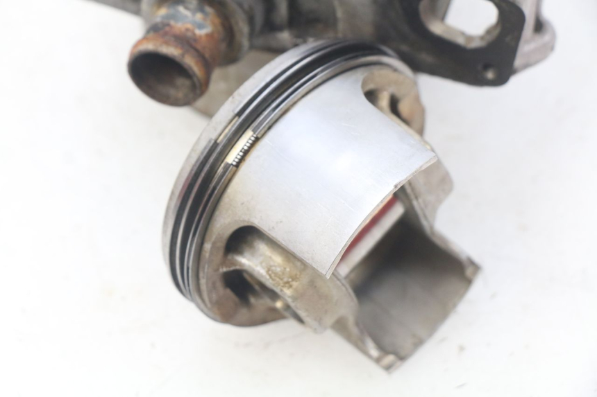 photo de CYLINDER BARREL PISTON PEUGEOT GEOPOLIS 400 (2007 - 2013) - Focus on structure